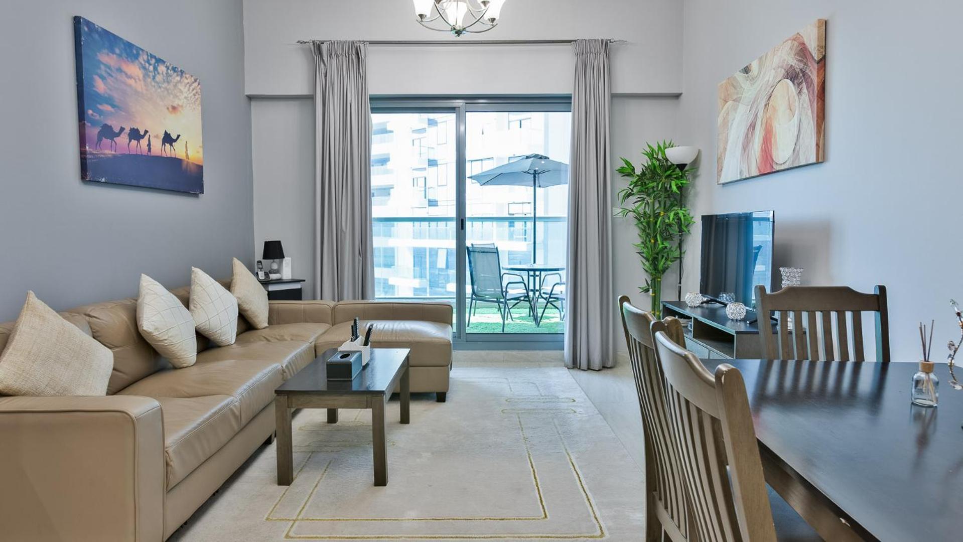 Easemytrip - Elegant Canal-view 1br In The Heart Of Apartment