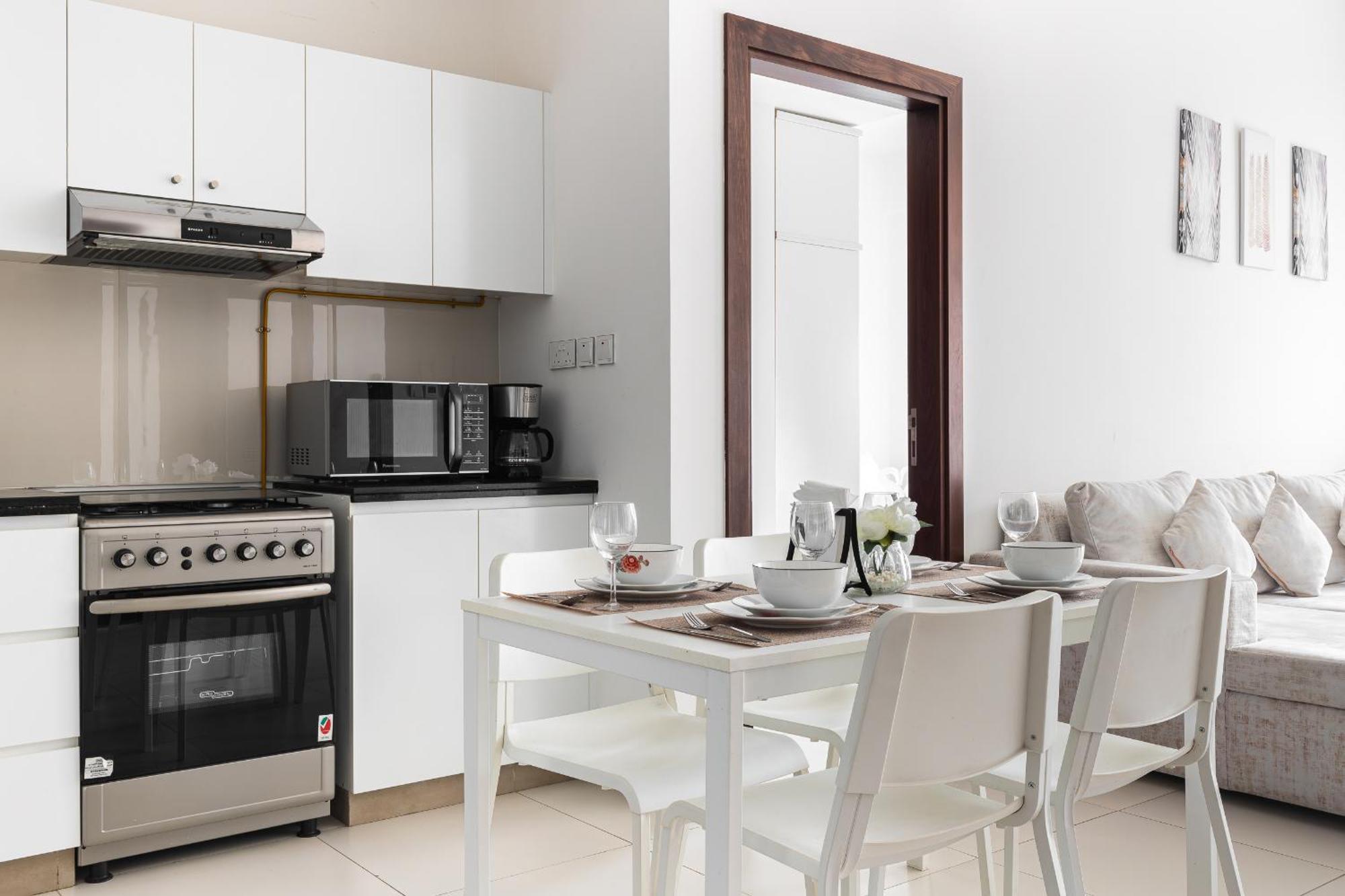 Binghatti Gateway By Simply Comfort * Dubai