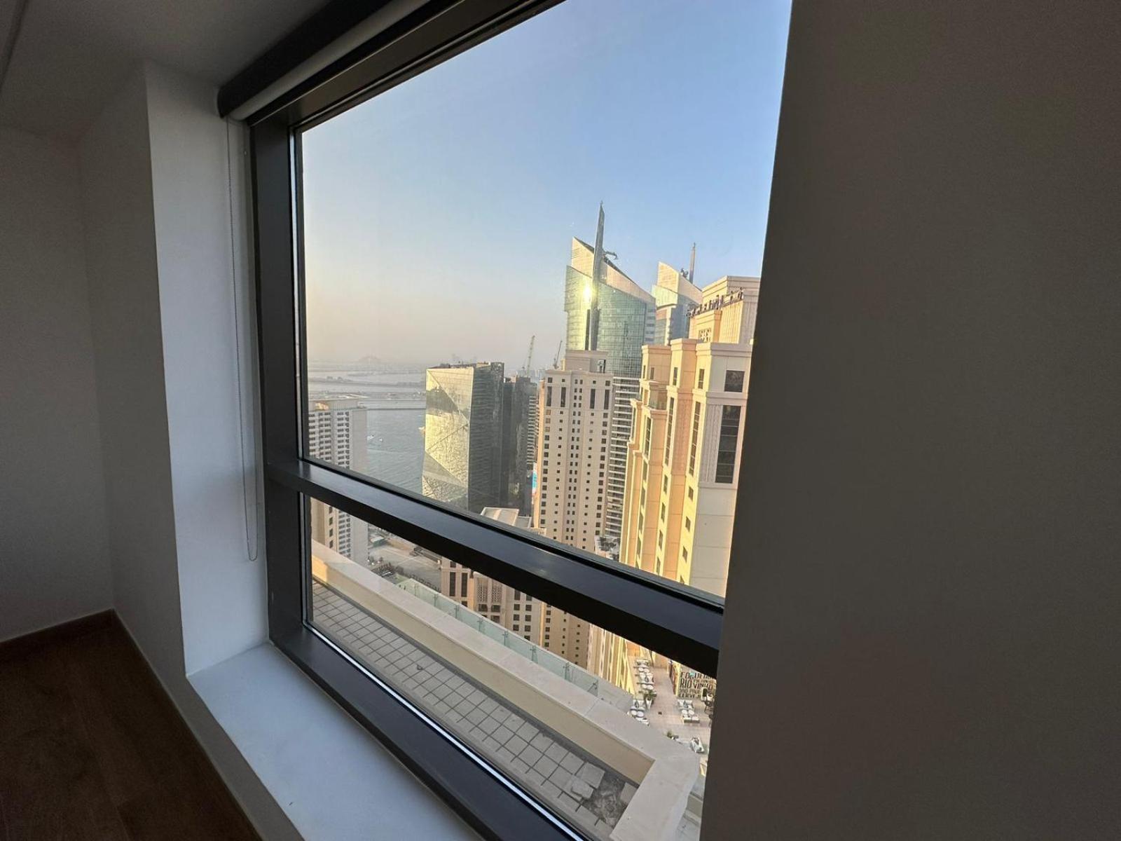 Ora Place Jbr *
