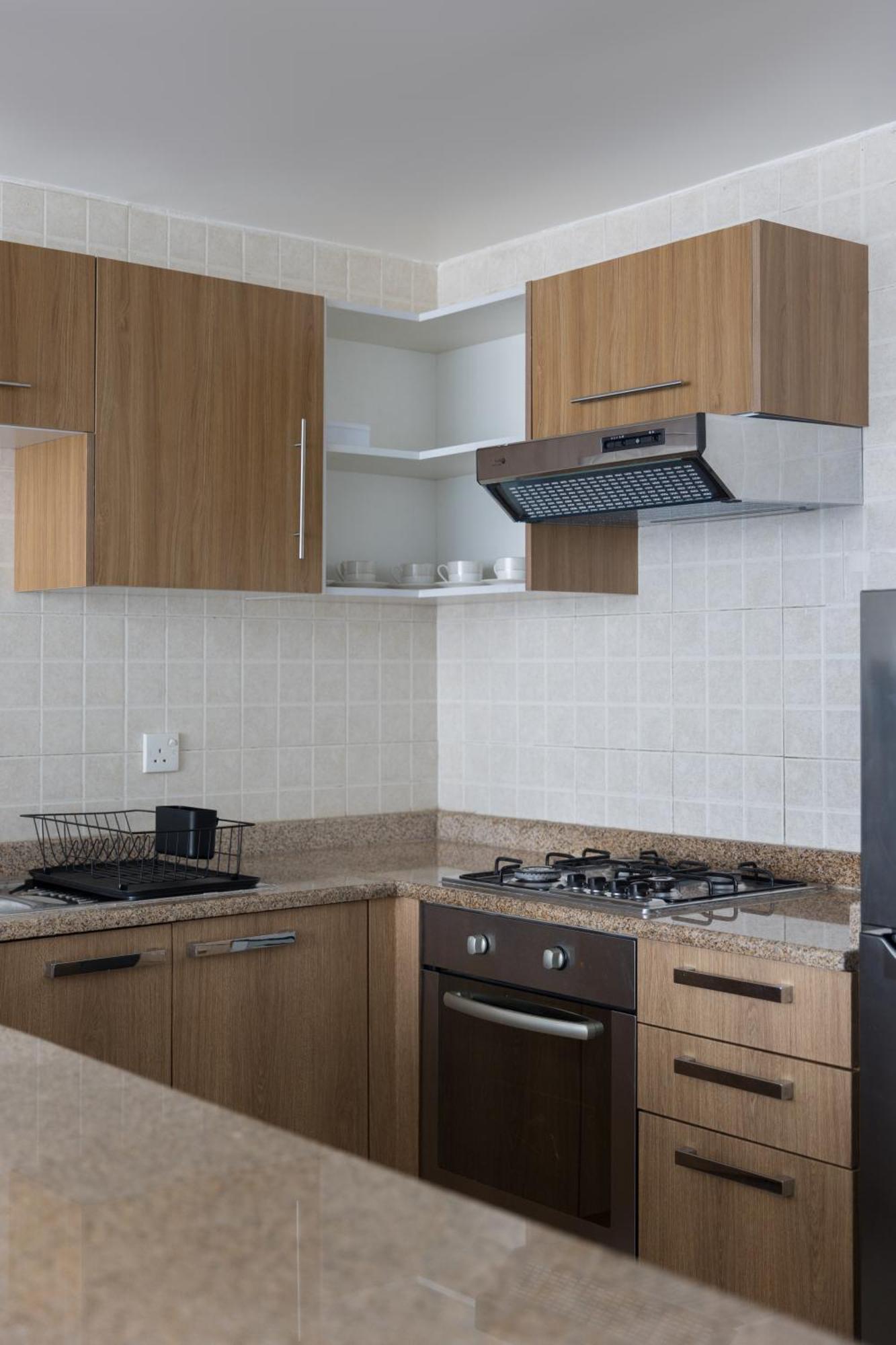 Stylish 2 Bd In Business Bay, Prime Location Apartment *