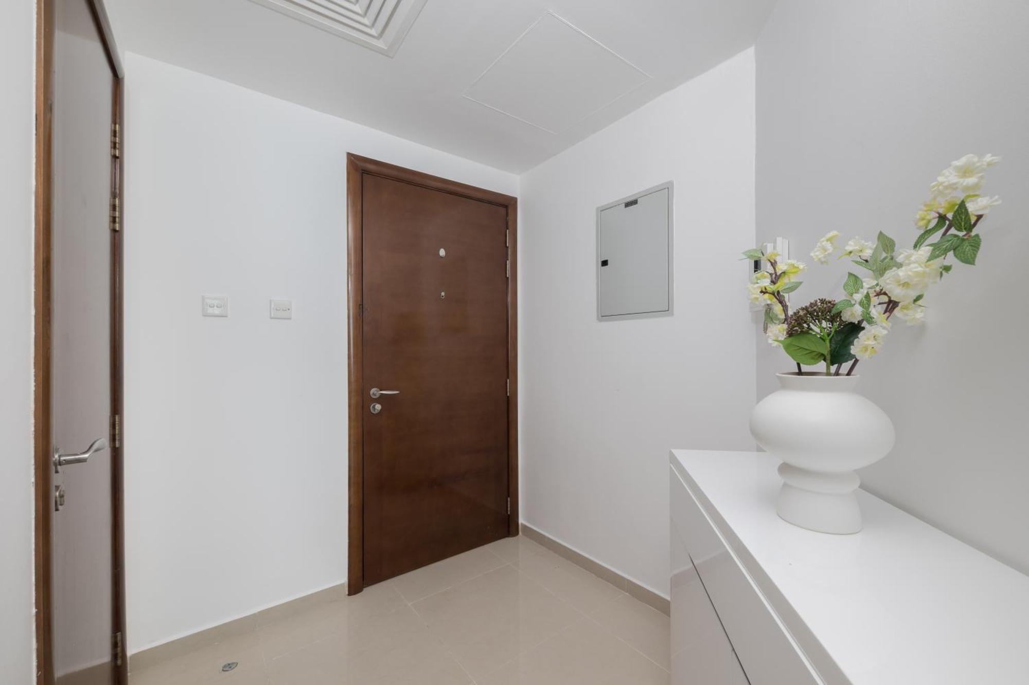 Apartment Stylish 2 Bd In Business Bay, Prime Location *
