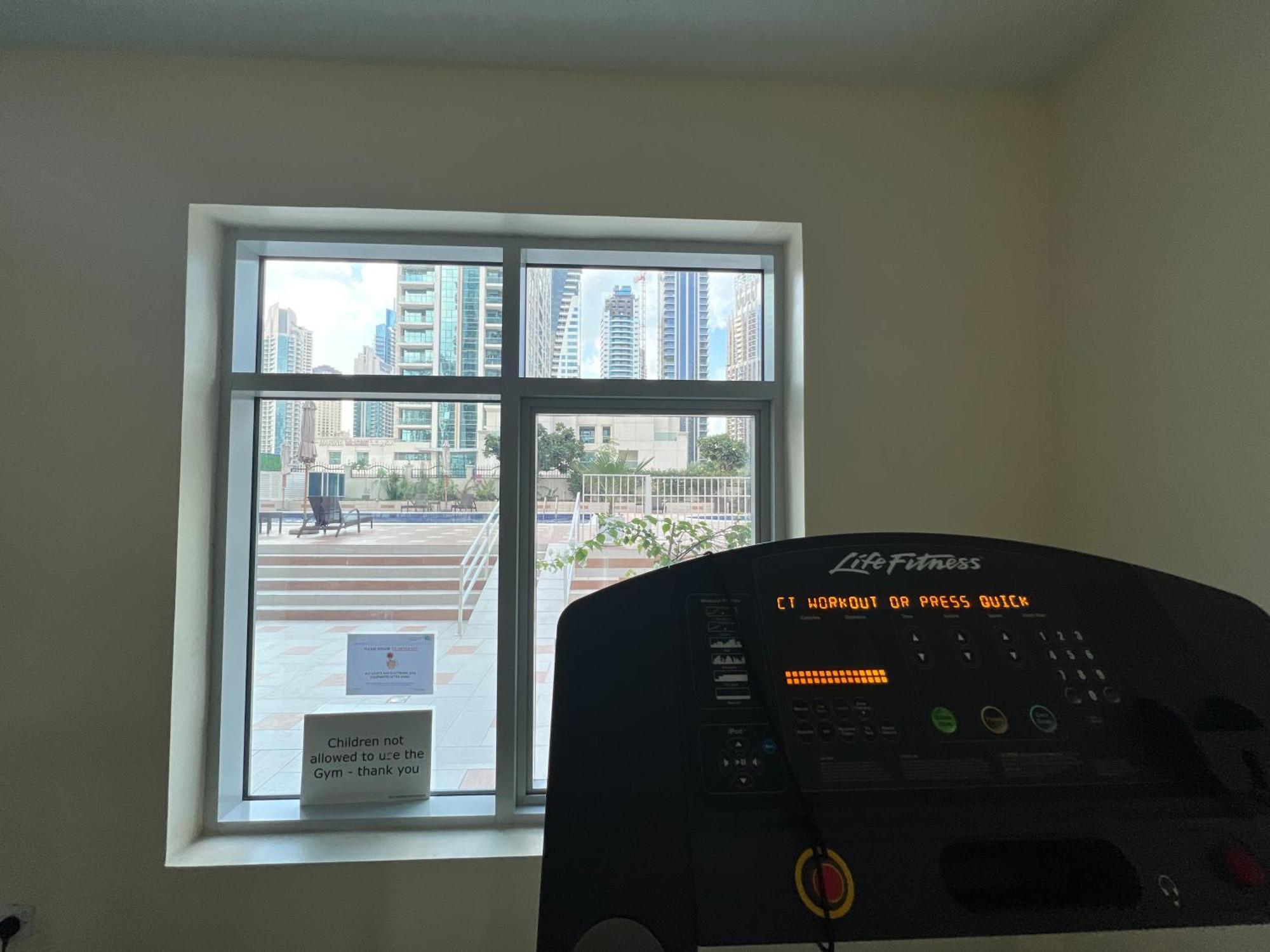 Apartment Spacious 2 Bed At Marina High Floor Dubai