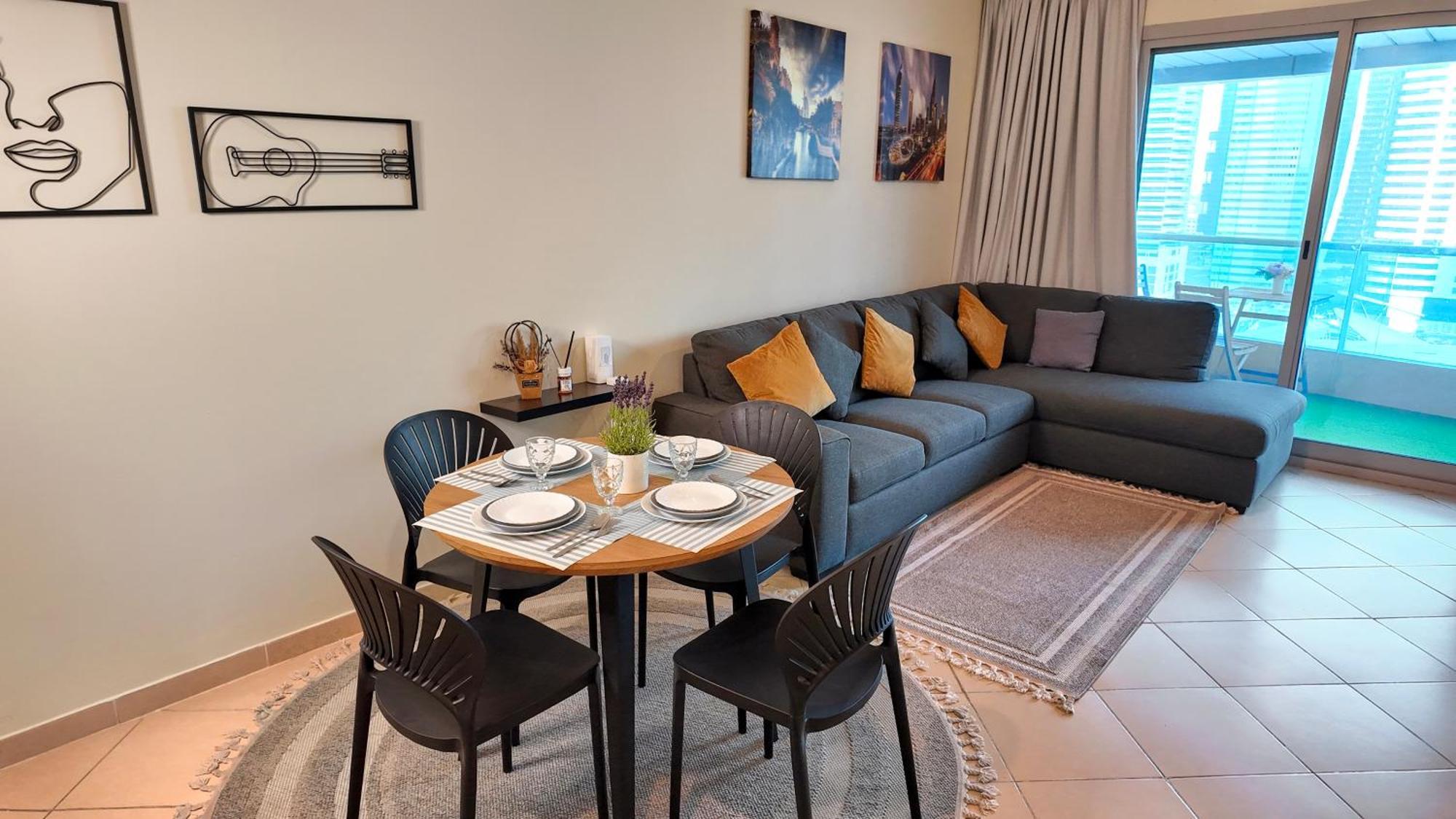 Spacious 2 Bed At Marina High Floor *