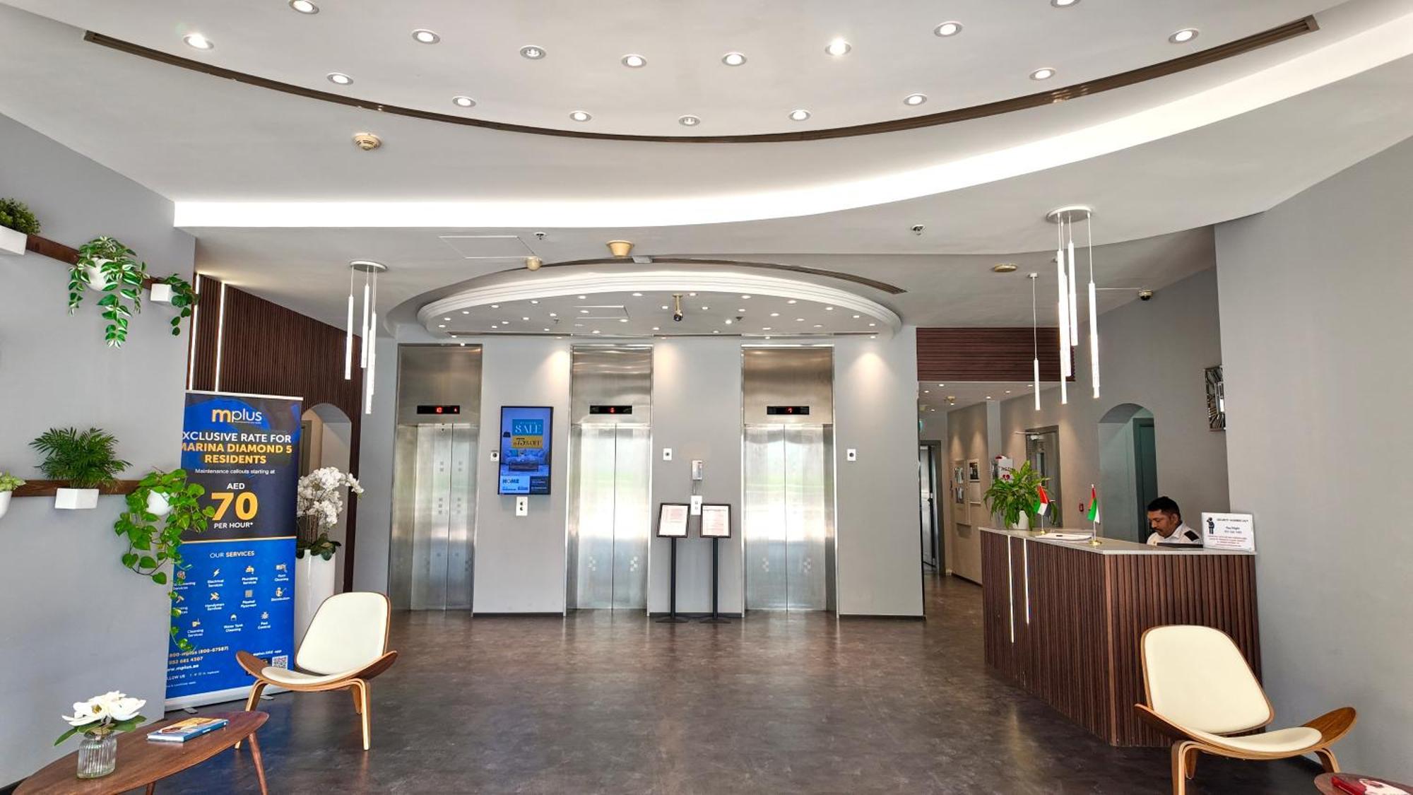 Spacious 2 Bed At Marina High Floor Dubai