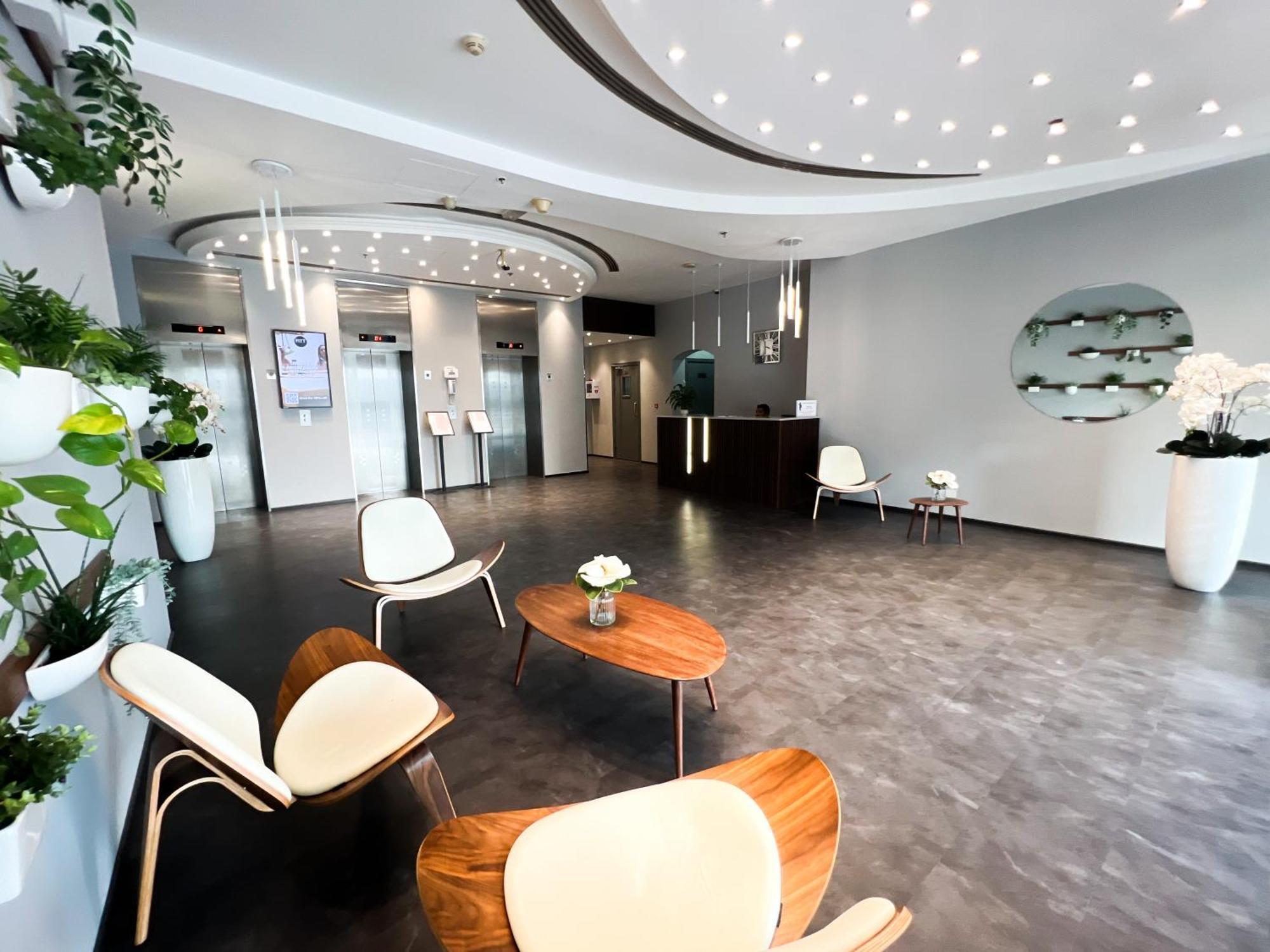 Spacious 2 Bed At Marina High Floor