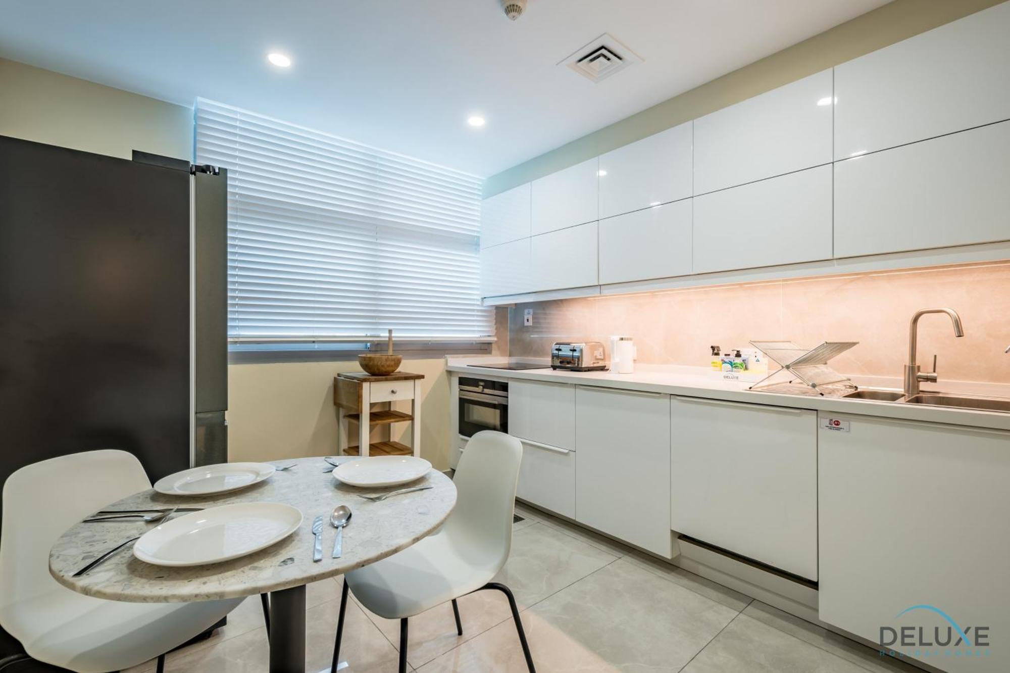 Marina View 2br At Dec Towers 2, Marina By Deluxe Daire Dubai