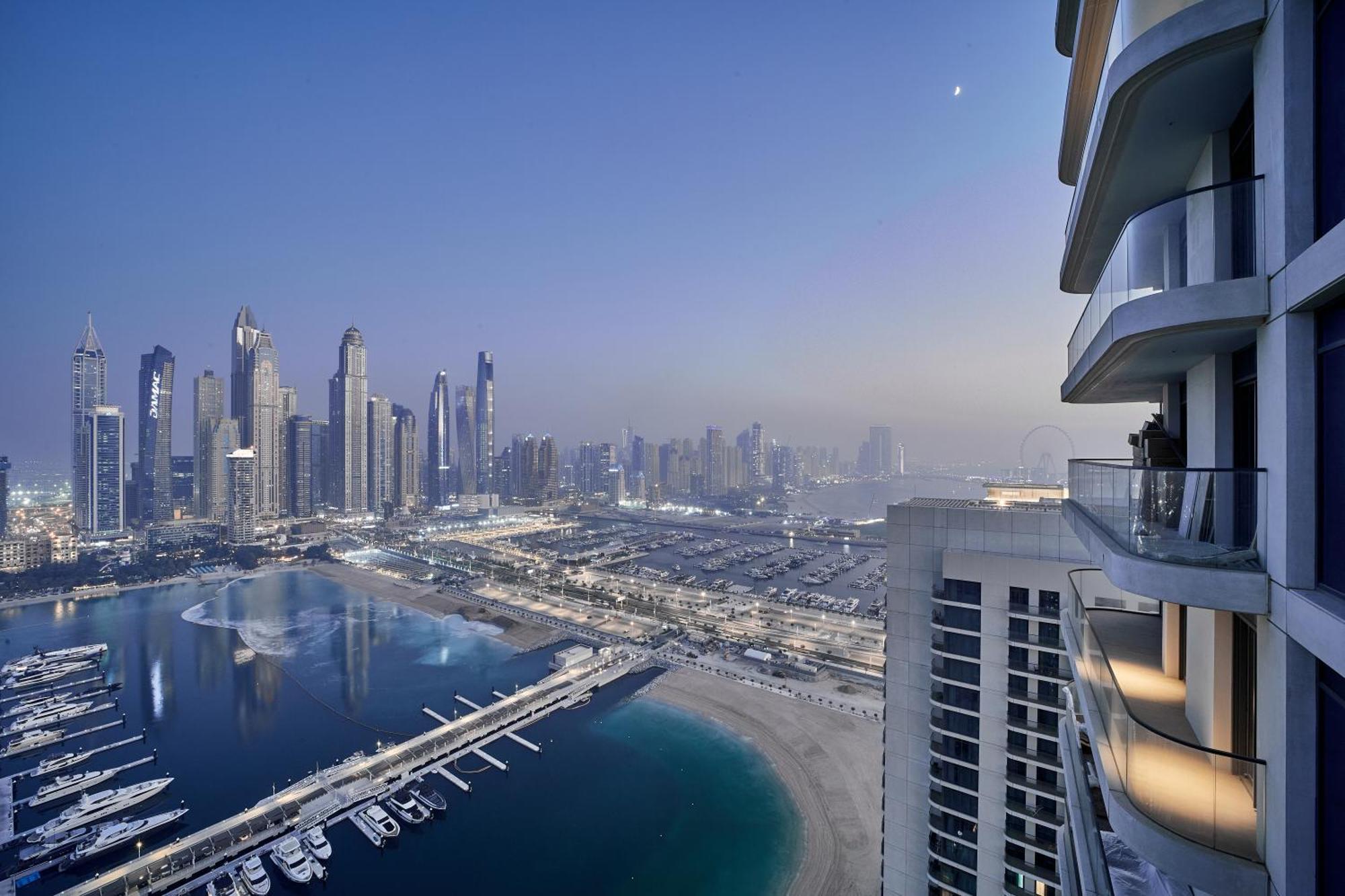 2br Beachfront With Stunning Marina View