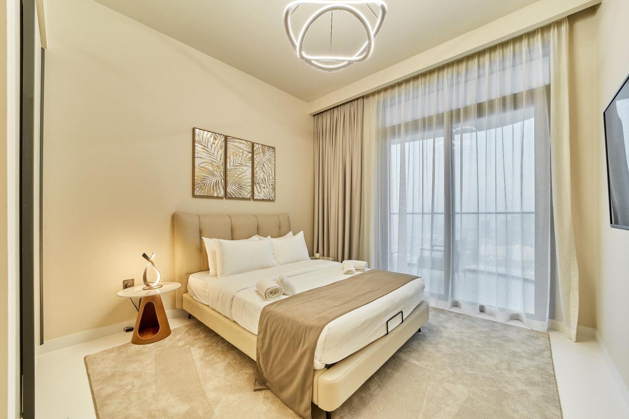 2br Beachfront With Stunning Marina View Apartment