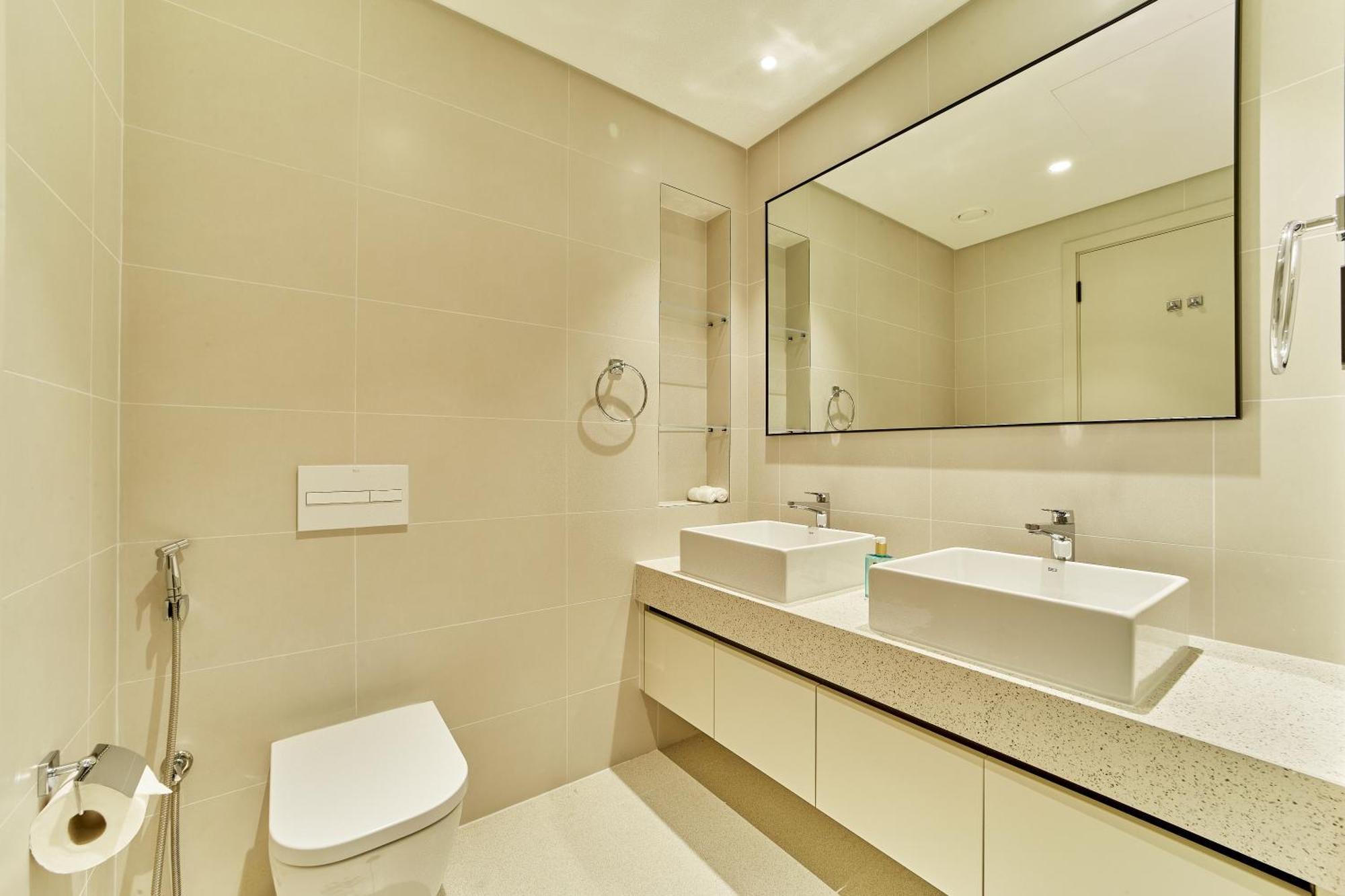 2br Beachfront With Stunning Marina View Apartment *