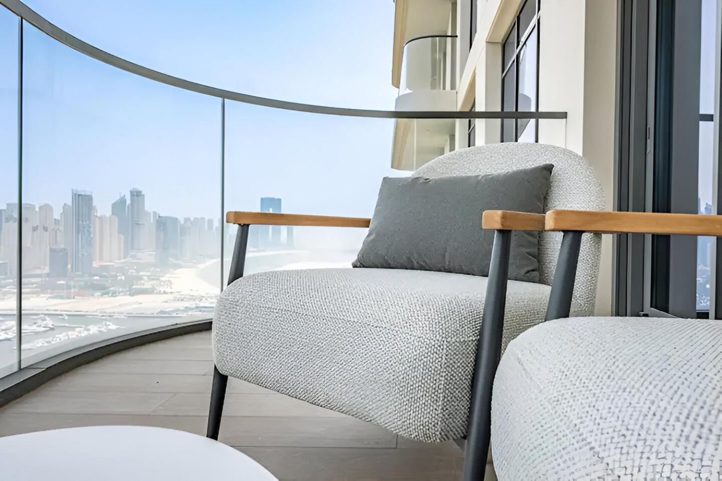 2br Beachfront With Stunning Marina View