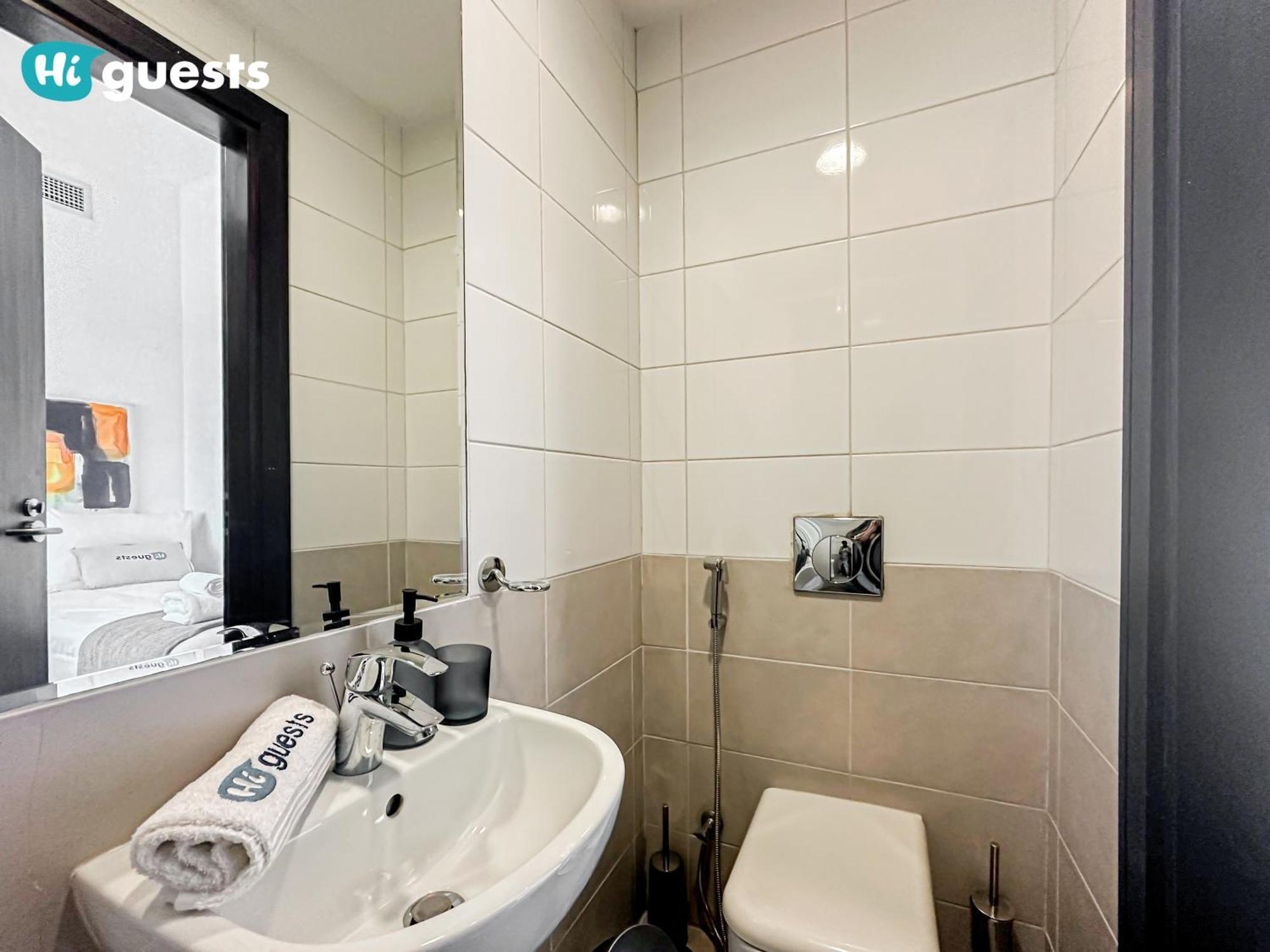 Higuests - Premier Beachfront Stylish 2br Maid Apartment