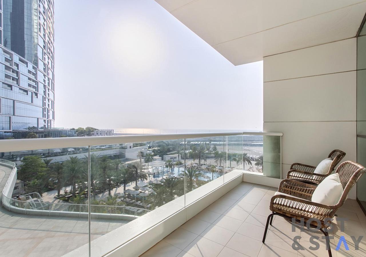 Elegant Beachfront Living At Al Bateen *