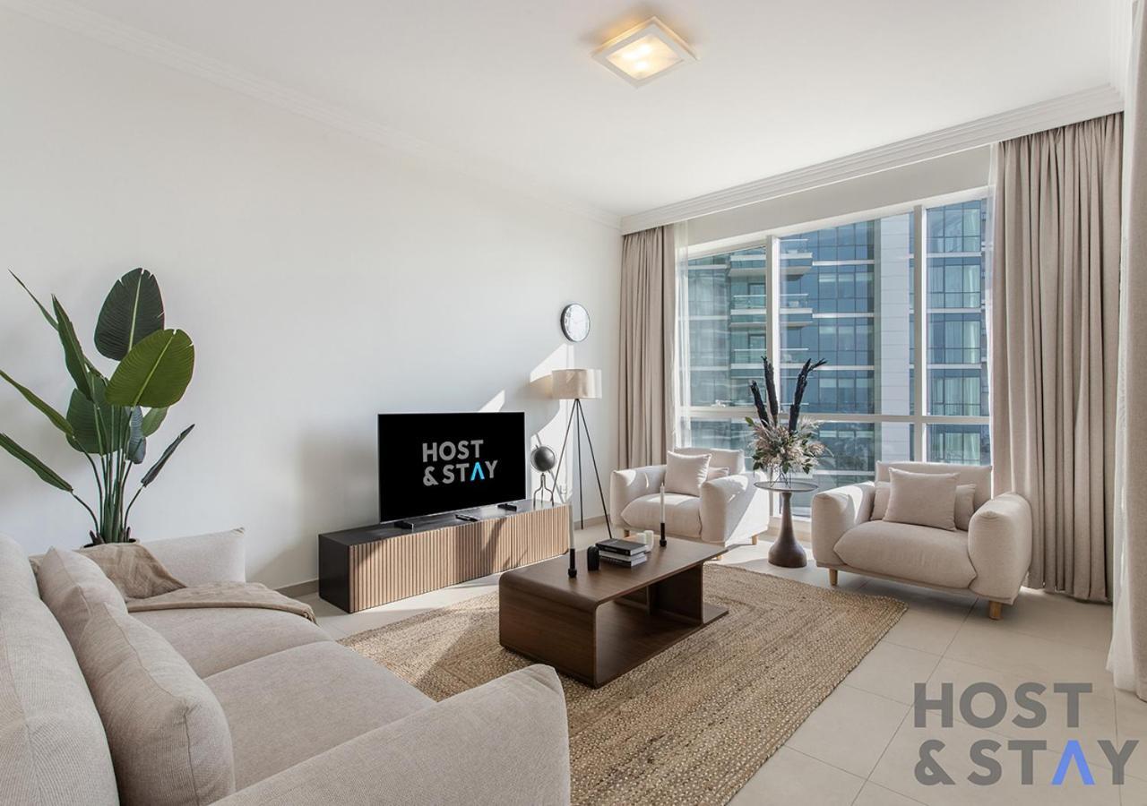 Elegant Beachfront Living At Al Bateen Apartment *