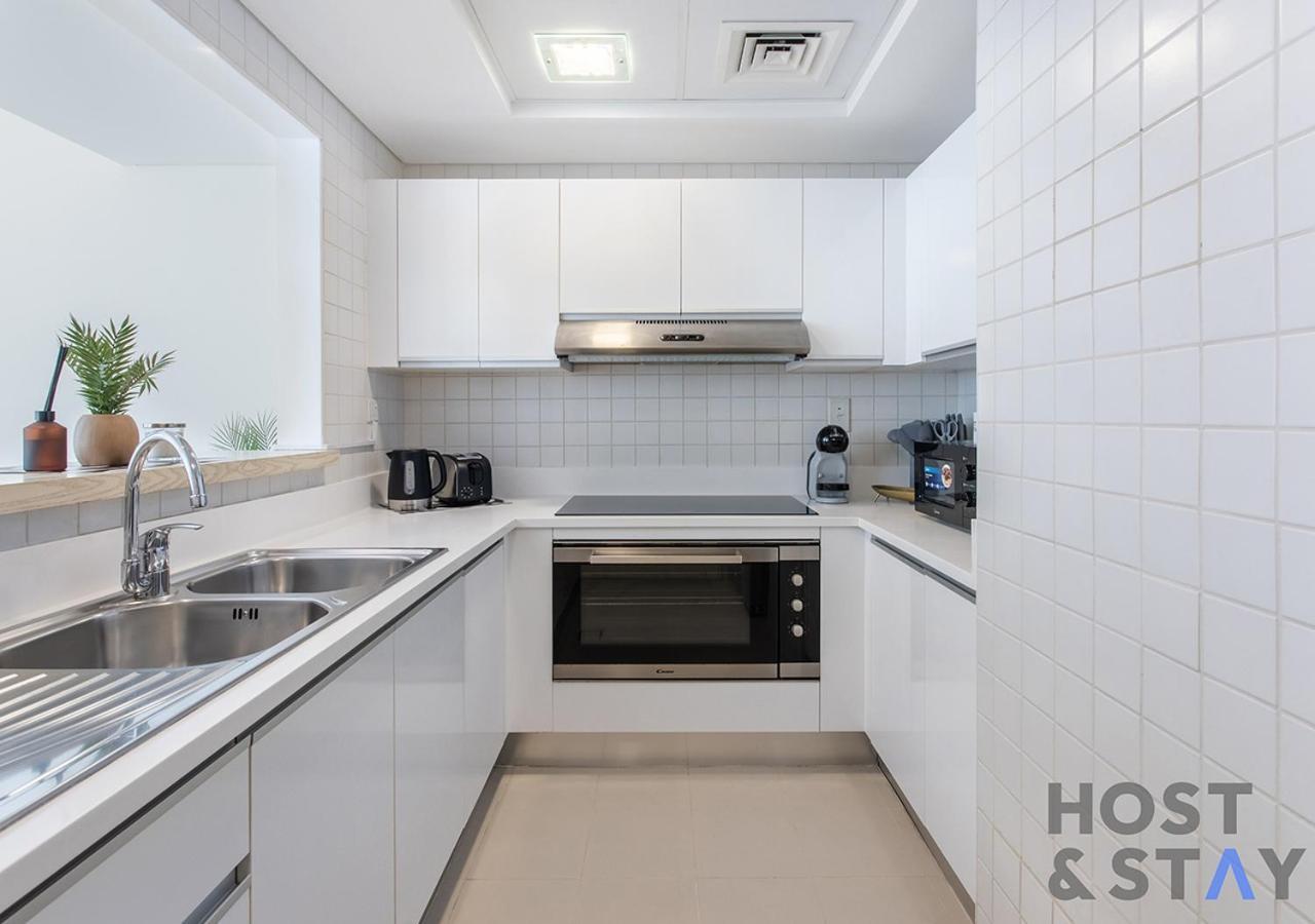 Elegant Beachfront Living At Al Bateen Apartment Dubai