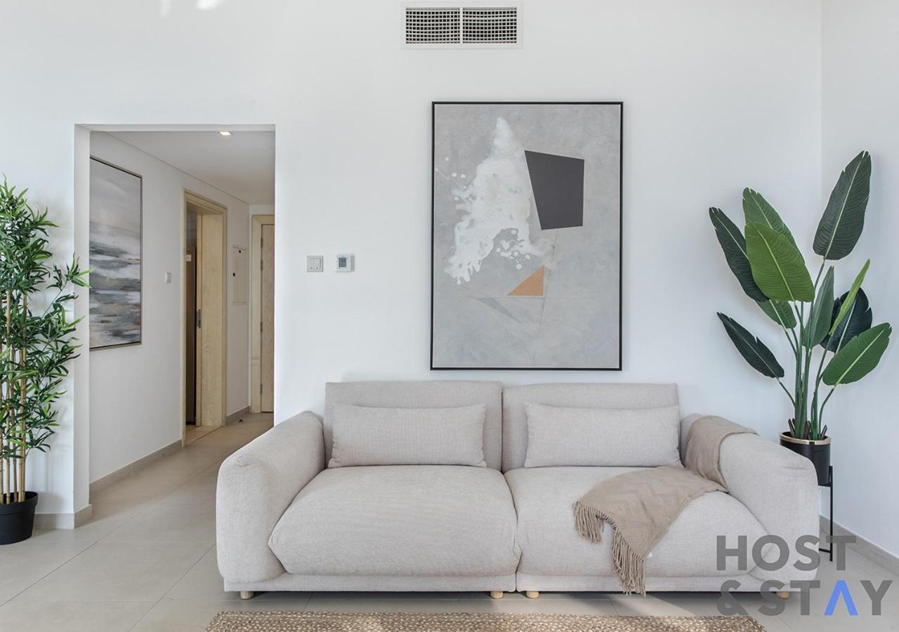 Elegant Beachfront Living At Al Bateen Dubai