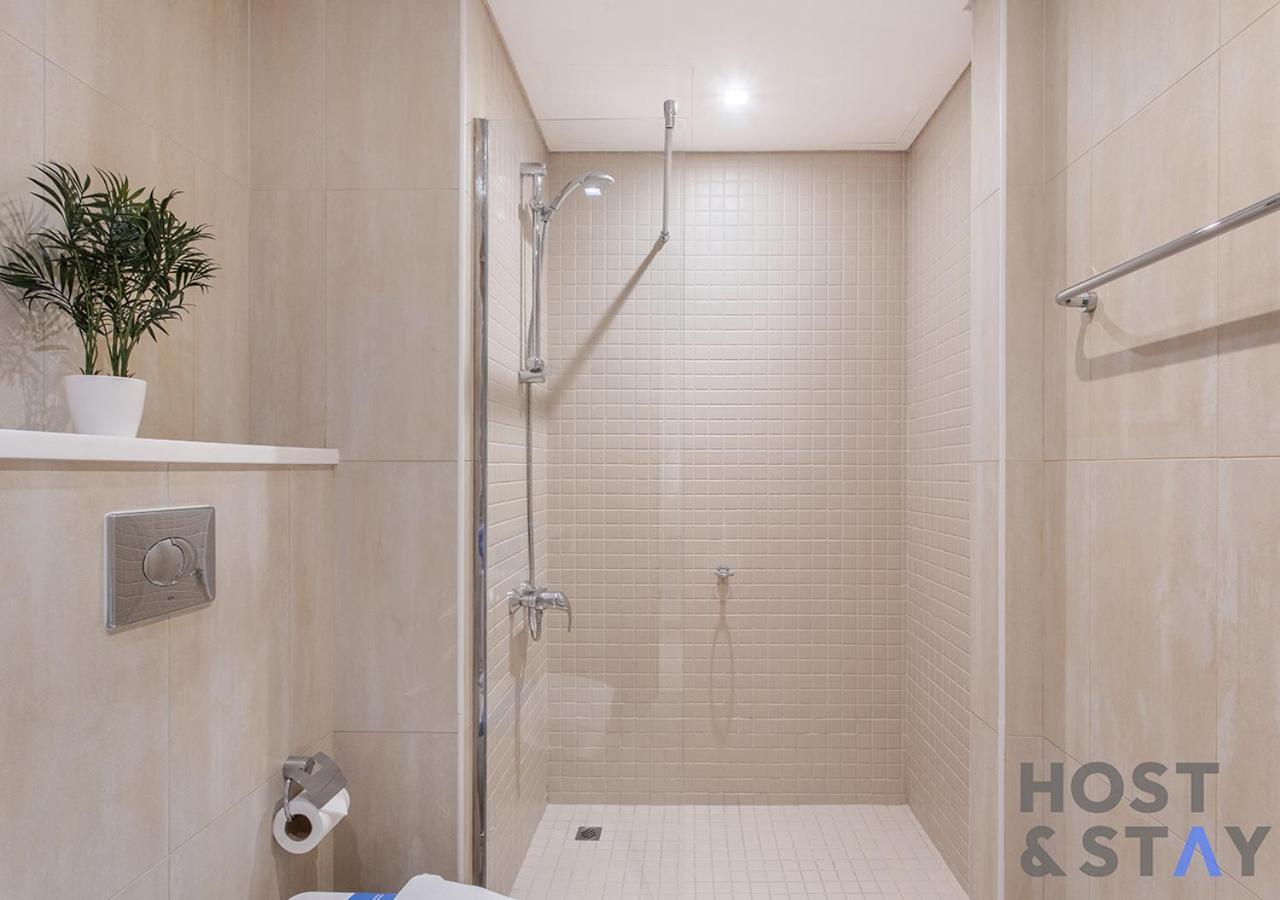 Apartment Elegant Beachfront Living At Al Bateen *