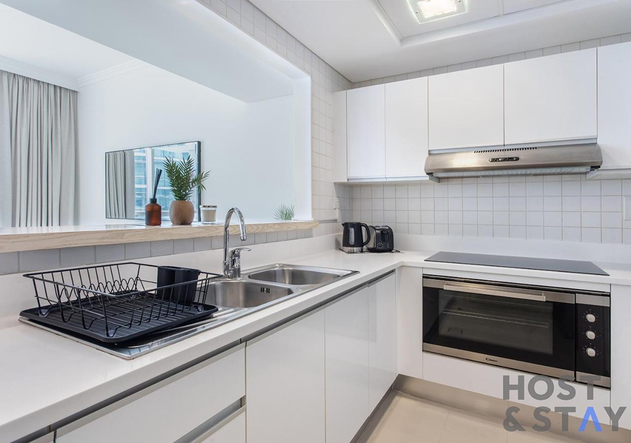 Apartment Elegant Beachfront Living At Al Bateen Dubai