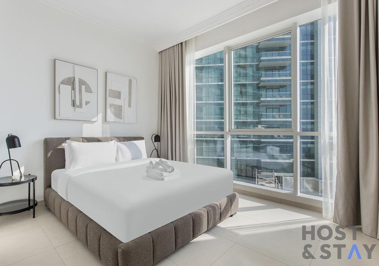 Elegant Beachfront Living At Al Bateen Apartment *
