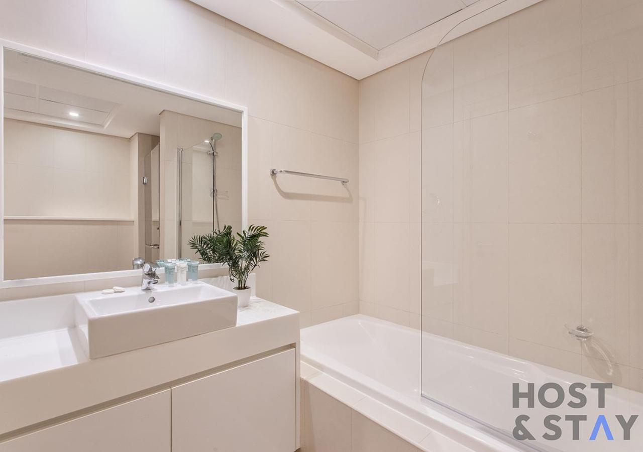 Apartment Elegant Beachfront Living At Al Bateen Dubai