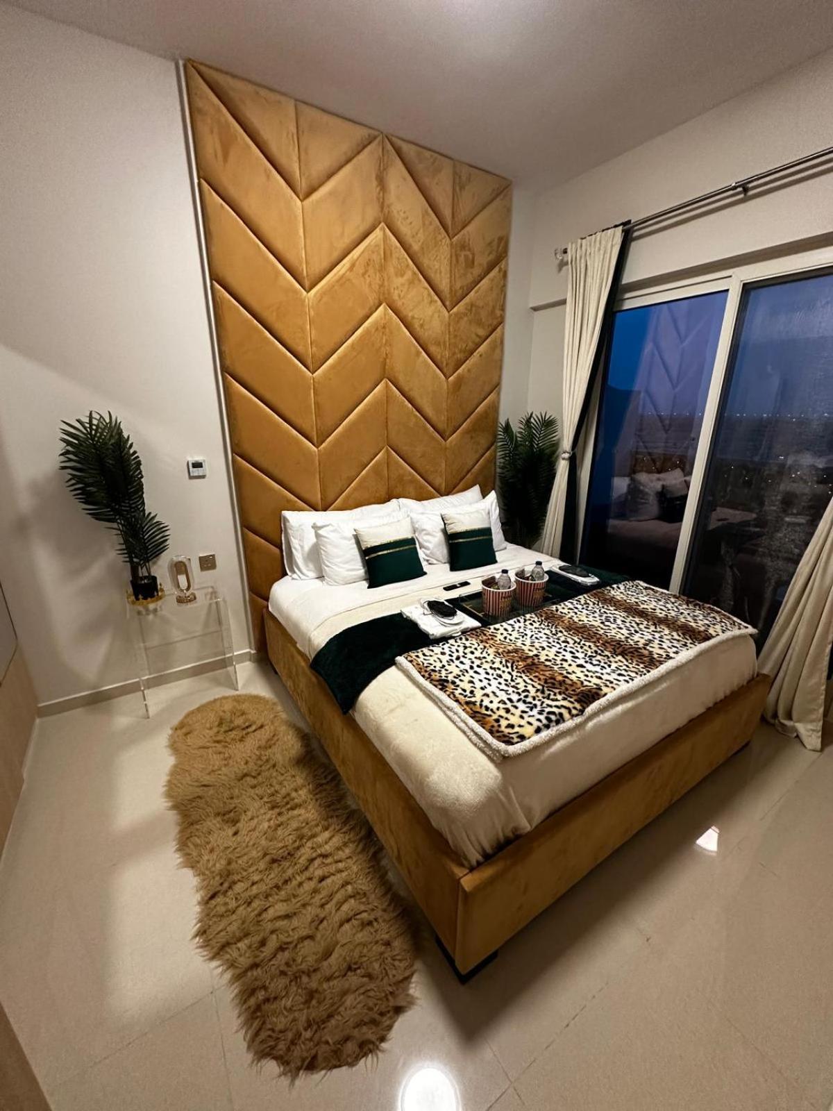 Tatil Evi Regal Retreat's Royal Oasis *