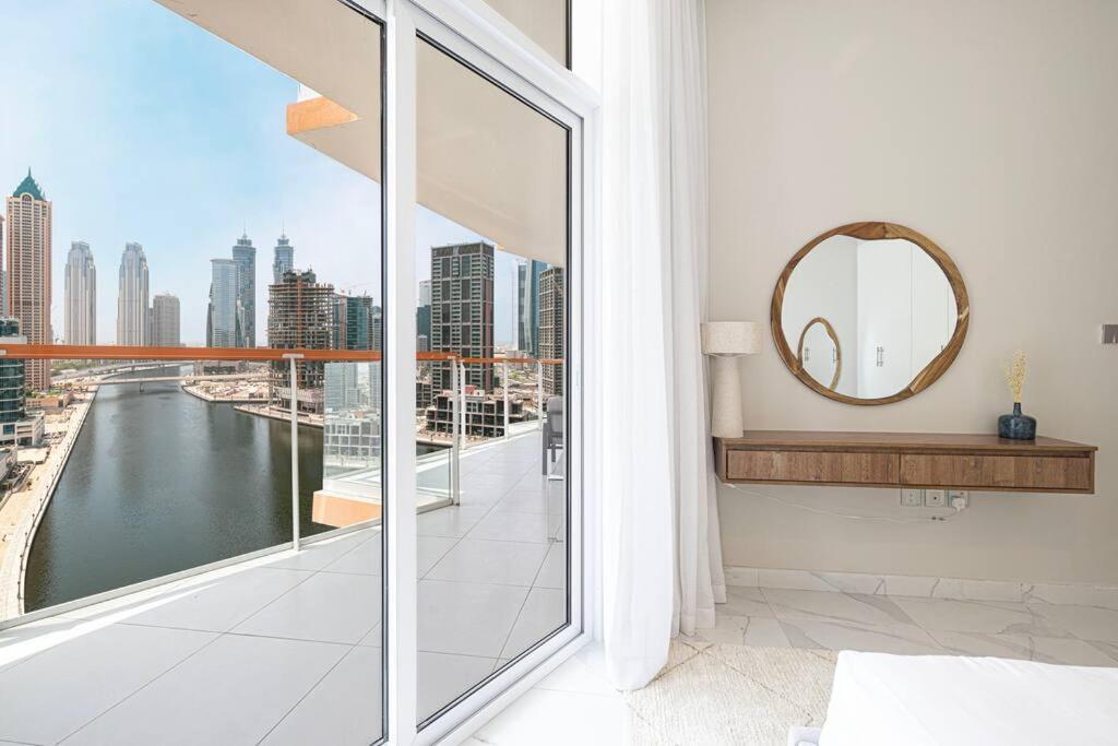 Sukoon's Waterfront Two-bedroom Apartamento
