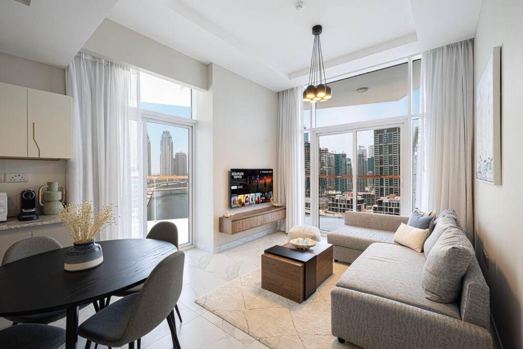 Apartamento Sukoon's Waterfront Two-bedroom Dubai