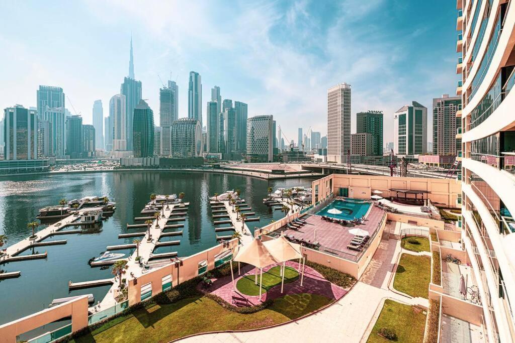 Easemytrip - Prime Business Bay With Canal And Marina Views Apartment