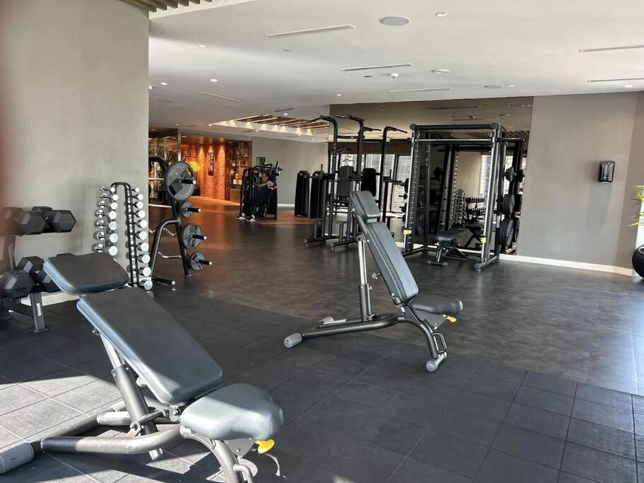5 Star With Burj View Infinity Pool And Gym *