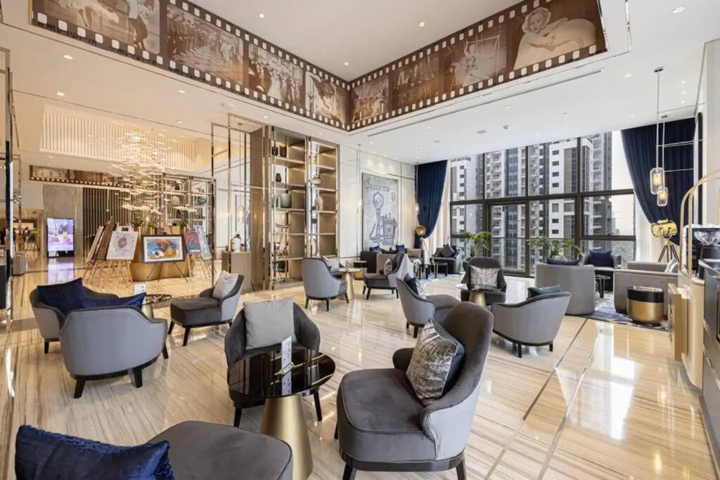5 Star With Burj View Infinity Pool And Gym Dubai