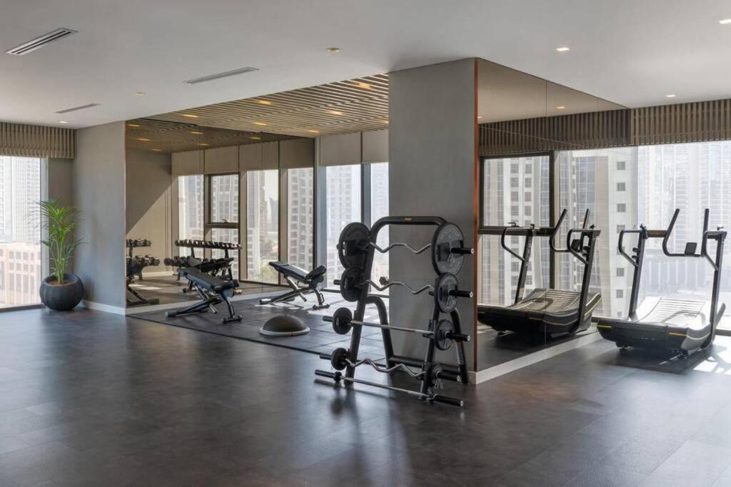 5 Star With Burj View Infinity Pool And Gym *