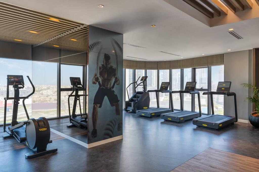 5 Star With Burj View Infinity Pool And Gym