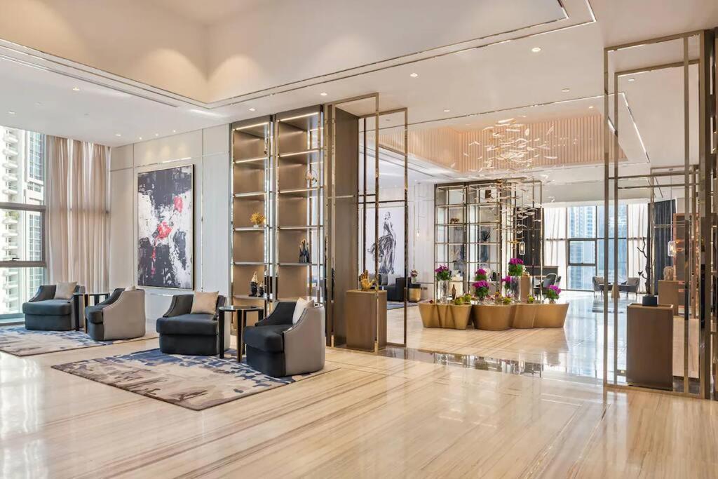 5 Star With Burj View Infinity Pool And Gym