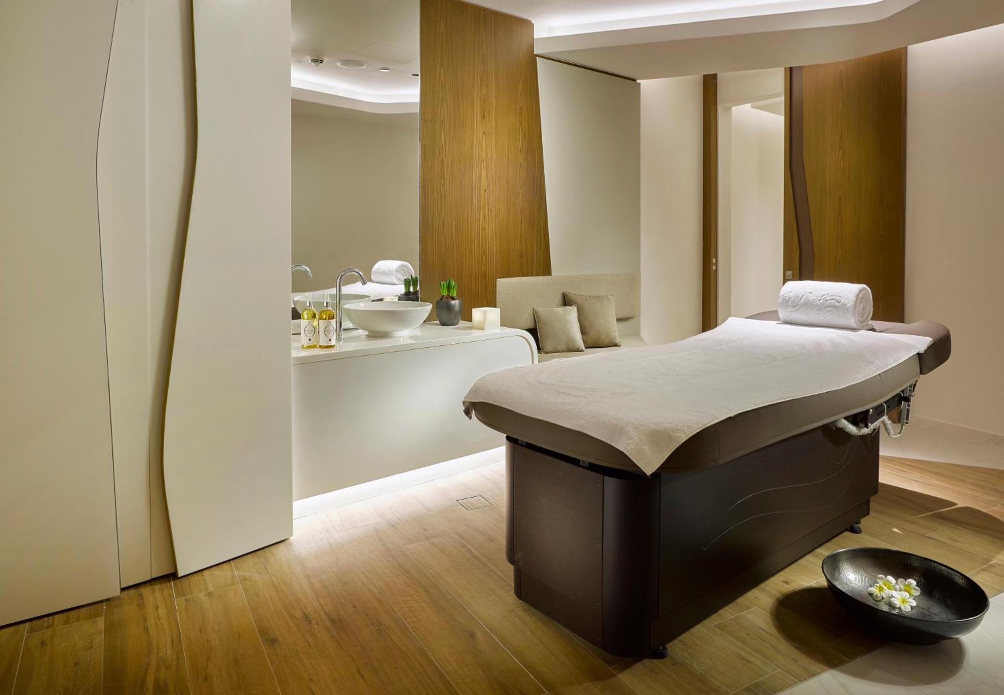 Me Residences Aparthotel