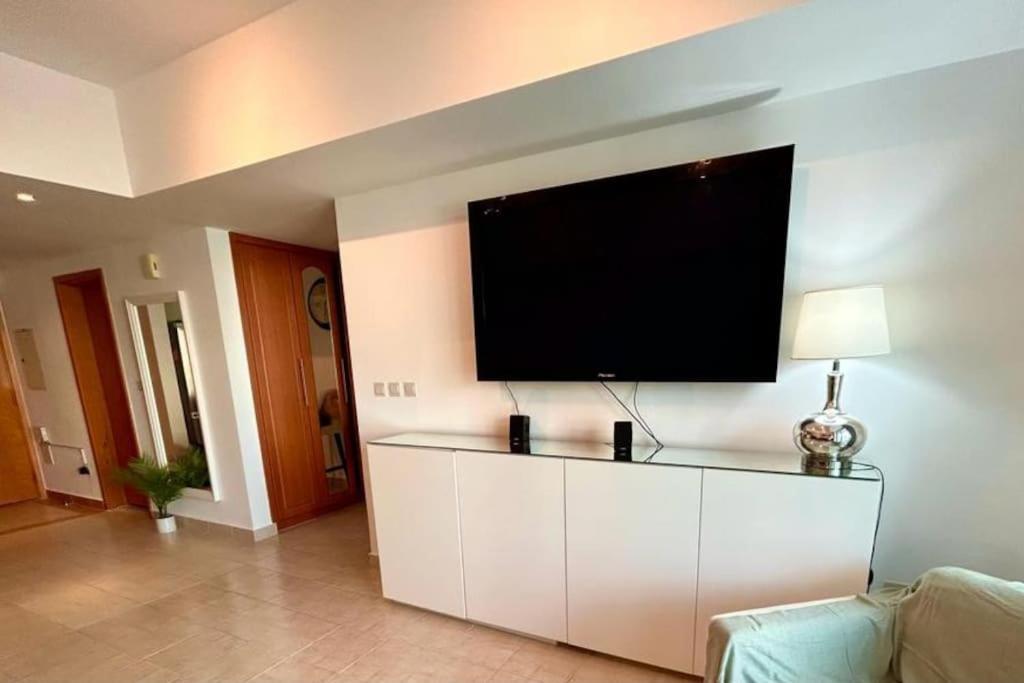 Marina View With Pool, Gym, Tennis Court, 5 Mins To Dubai