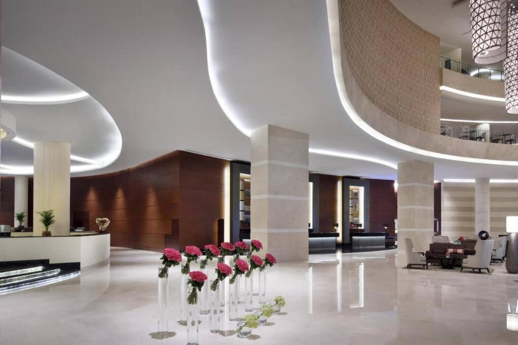 Amazing Studio, Address Marina. *