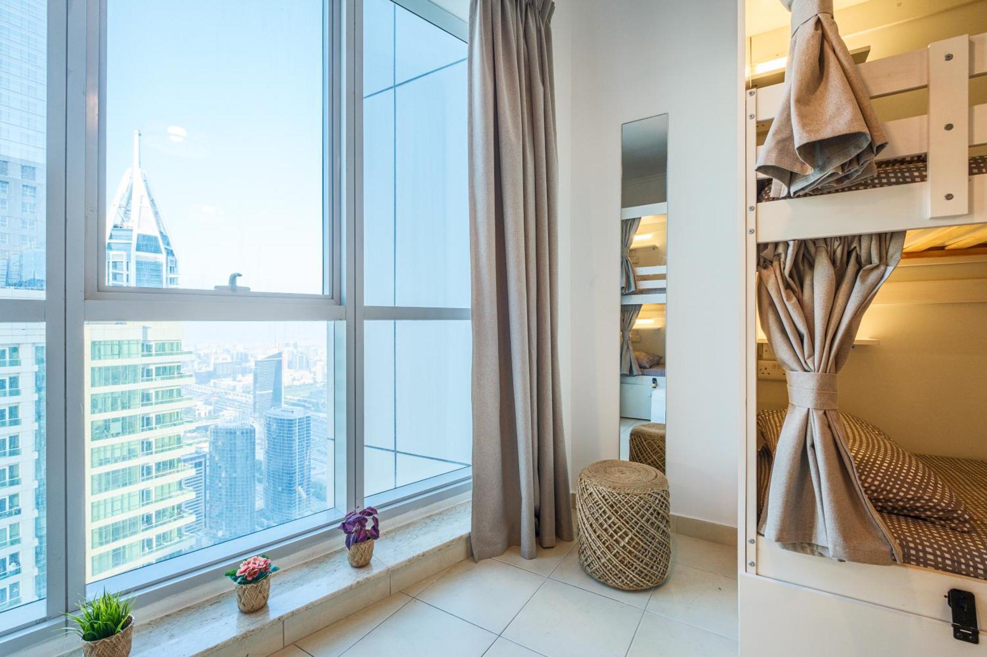 Albergue Torch 77 - By Saffron House *