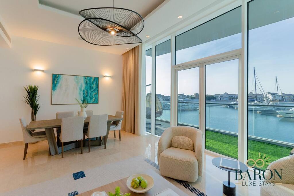 Luxe Waterfront Oasis The Palm Apartment