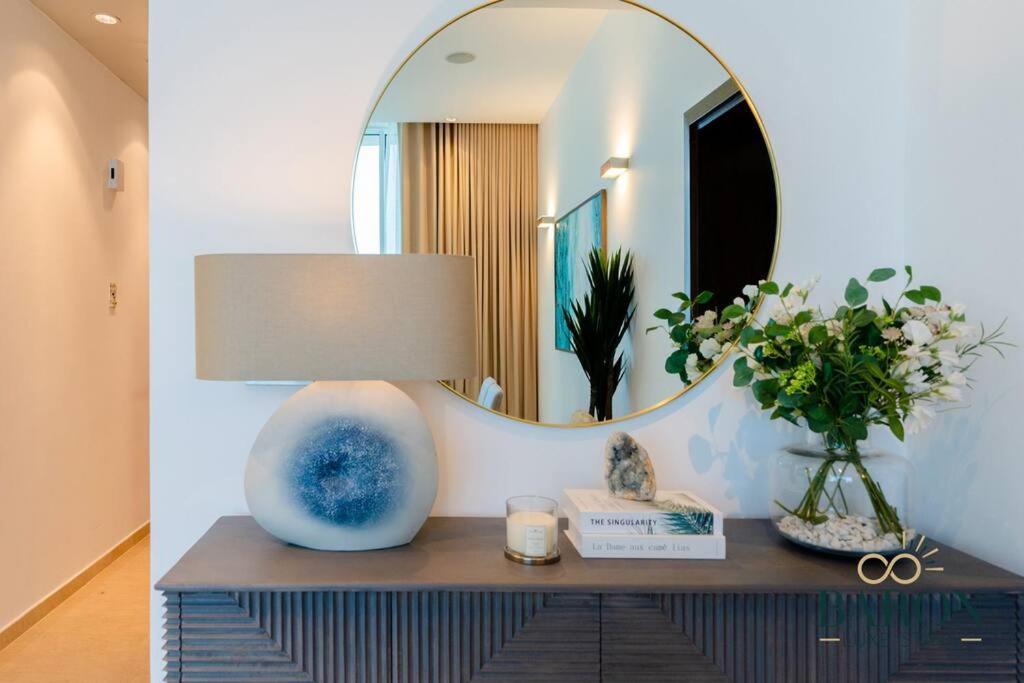 Luxe Waterfront Oasis The Palm Apartment Dubai