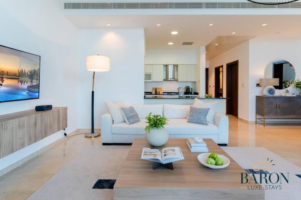 Luxe Waterfront Oasis The Palm Apartment