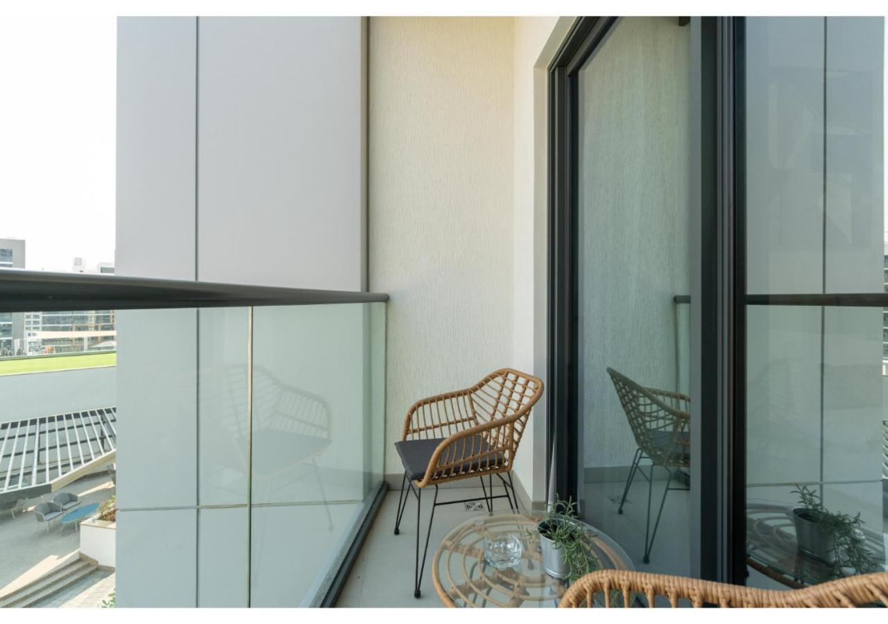 Charming 1br With Cozy Balcony At Sobha Waves By Vibel Apartment *