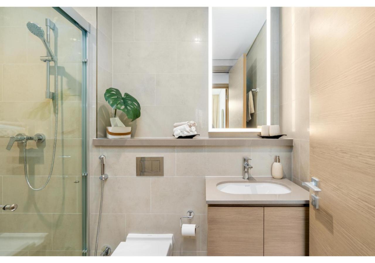 Charming 1br With Cozy Balcony At Sobha Waves By Vibel Dubai