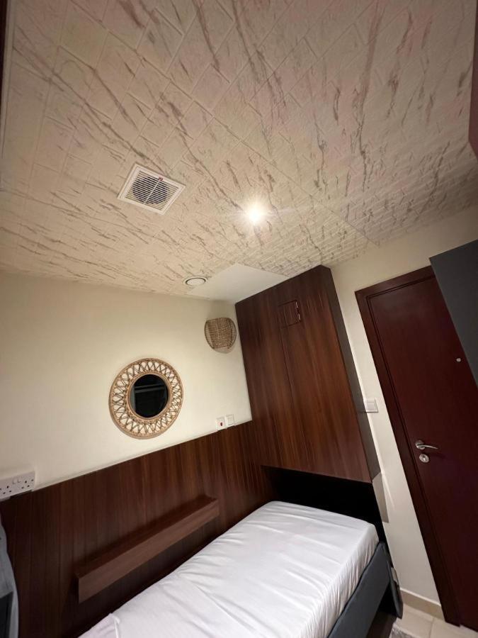 Marina Jasmine - Luxury - Jumeirah Beach Hostel *