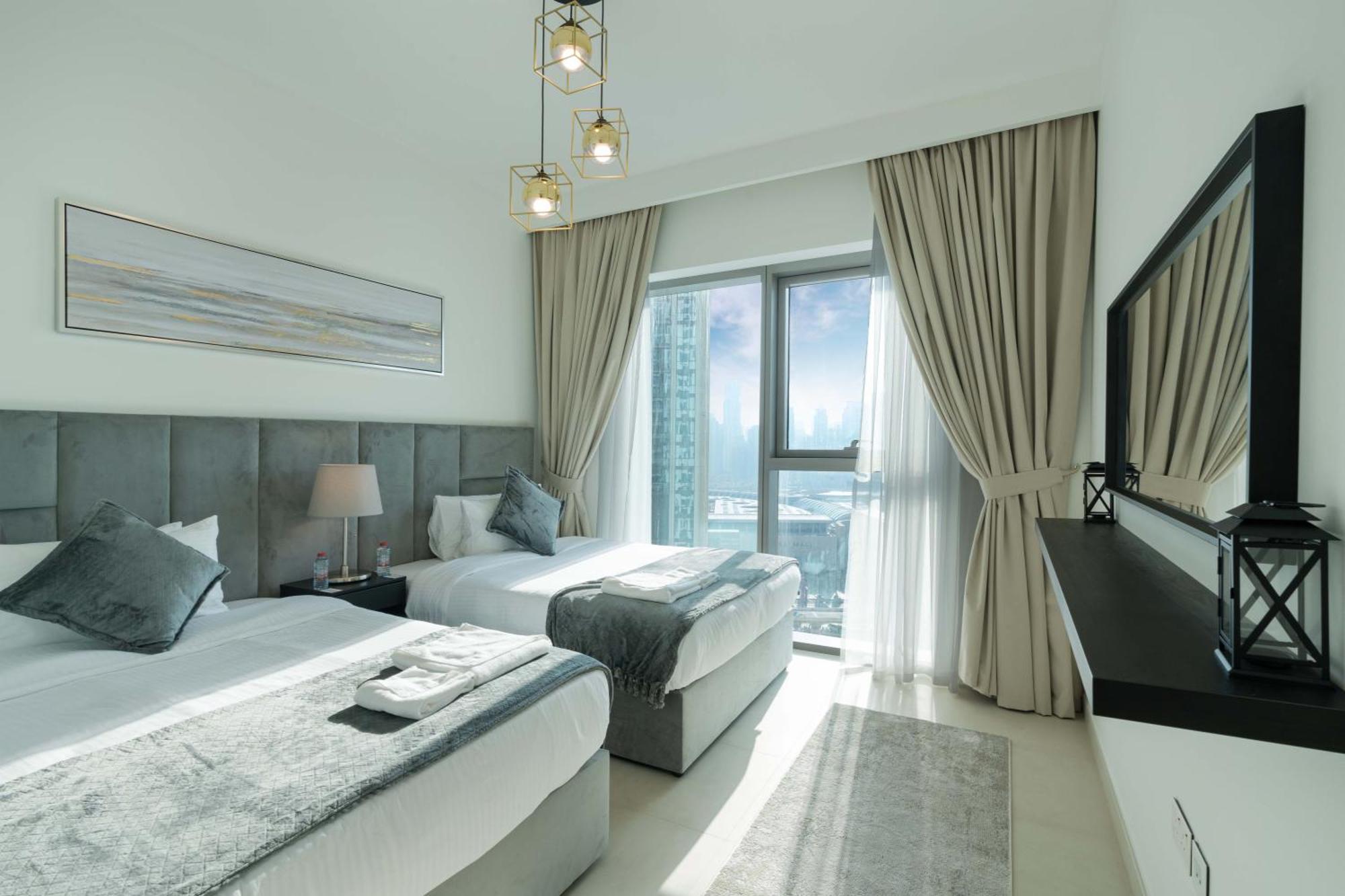Sleeps 8 Burj Views Direct Mall Access Apartment Dubai