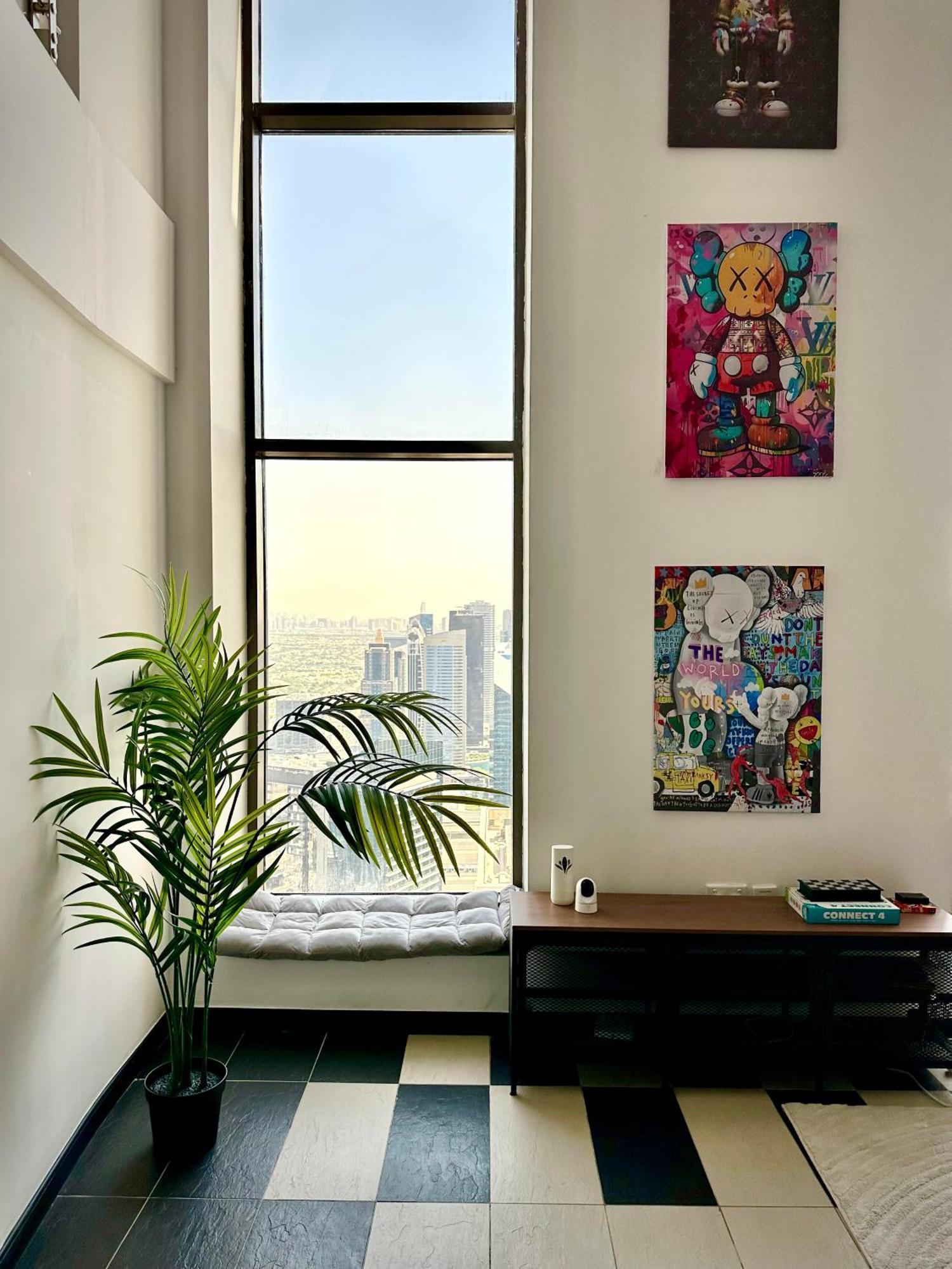 Ora Place Jbr Albergue