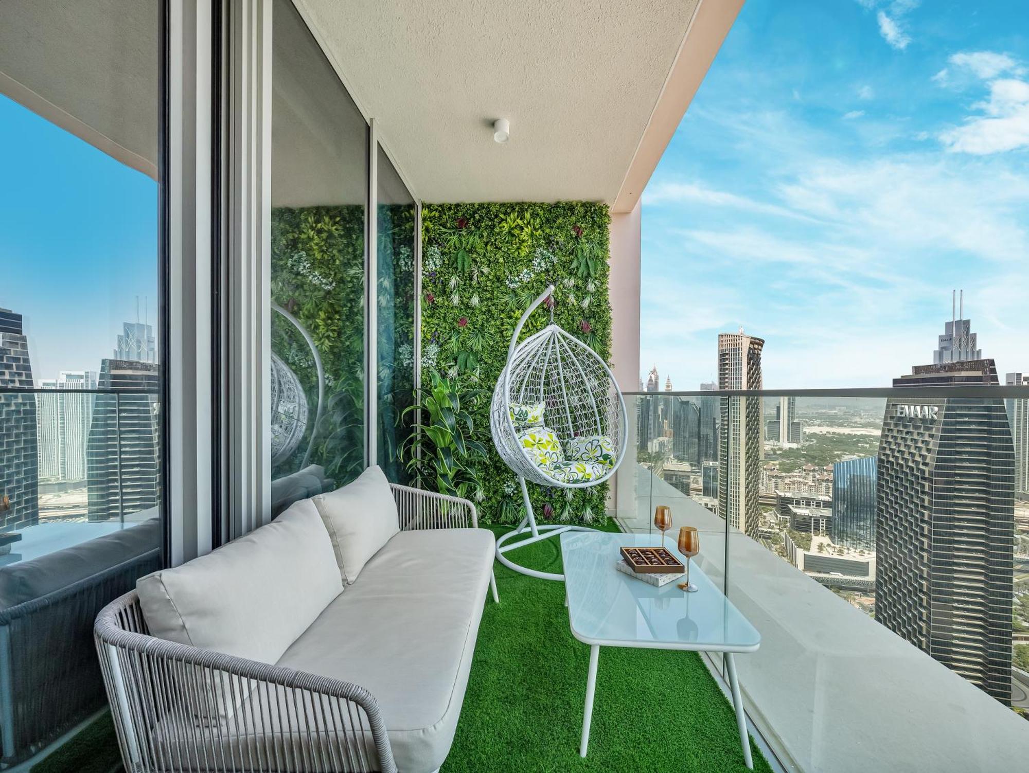 Burj Khalifa Bliss I 4 Bedroom I Burj Khalifa & Fountain Views I Free Gym, Pool, Parking, Wi-fi And Ps5 I By Skyline Serenity Apartment