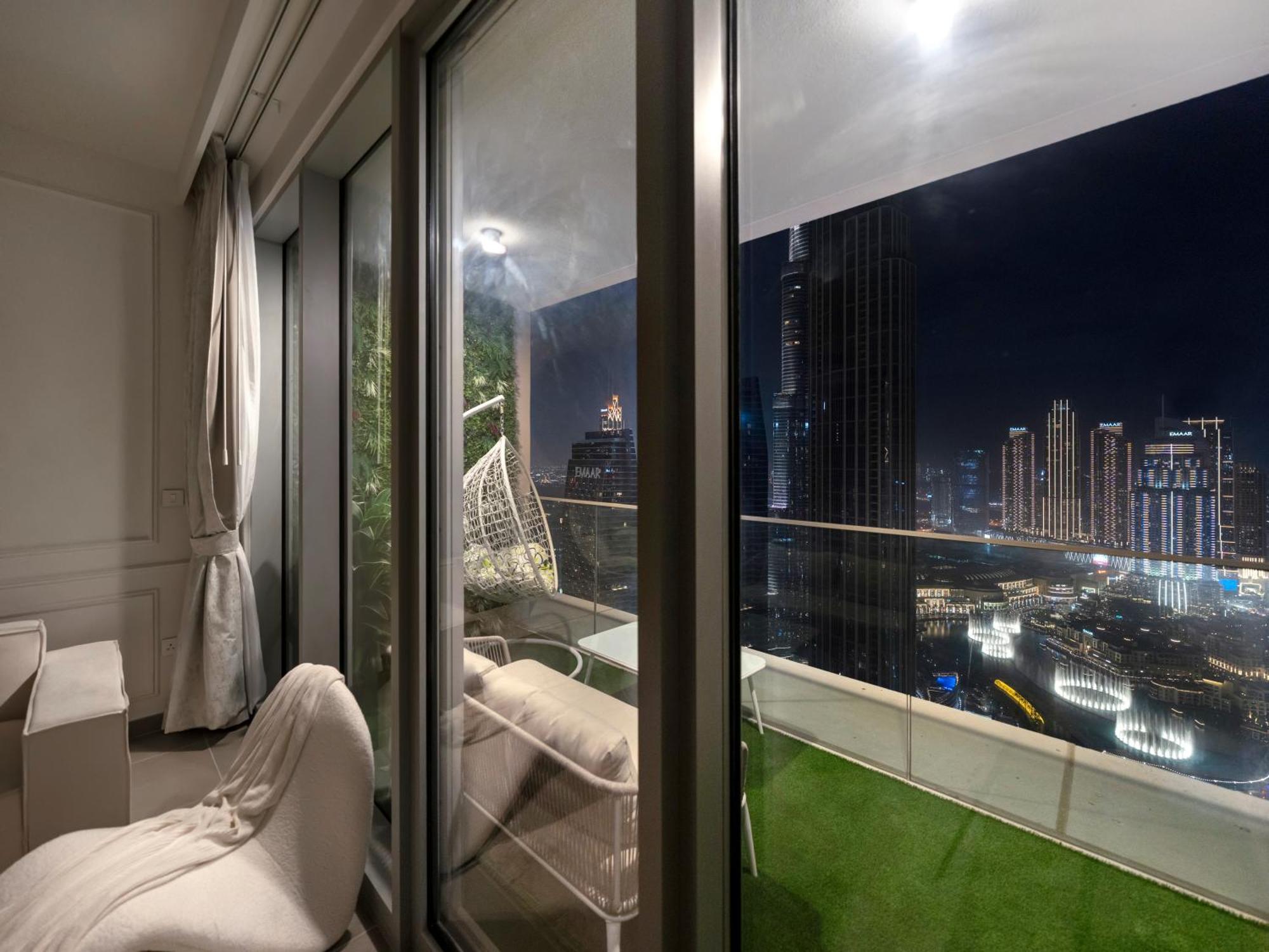 Burj Khalifa Bliss I 4 Bedroom I Burj Khalifa & Fountain Views I Free Gym, Pool, Parking, Wi-fi And Ps5 I By Skyline Serenity Apartment