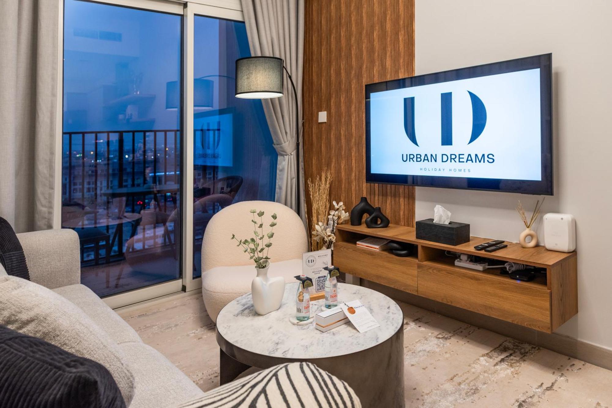 Holiday home Hills - 1br Luxe - Golfville - By Udh Dubai
