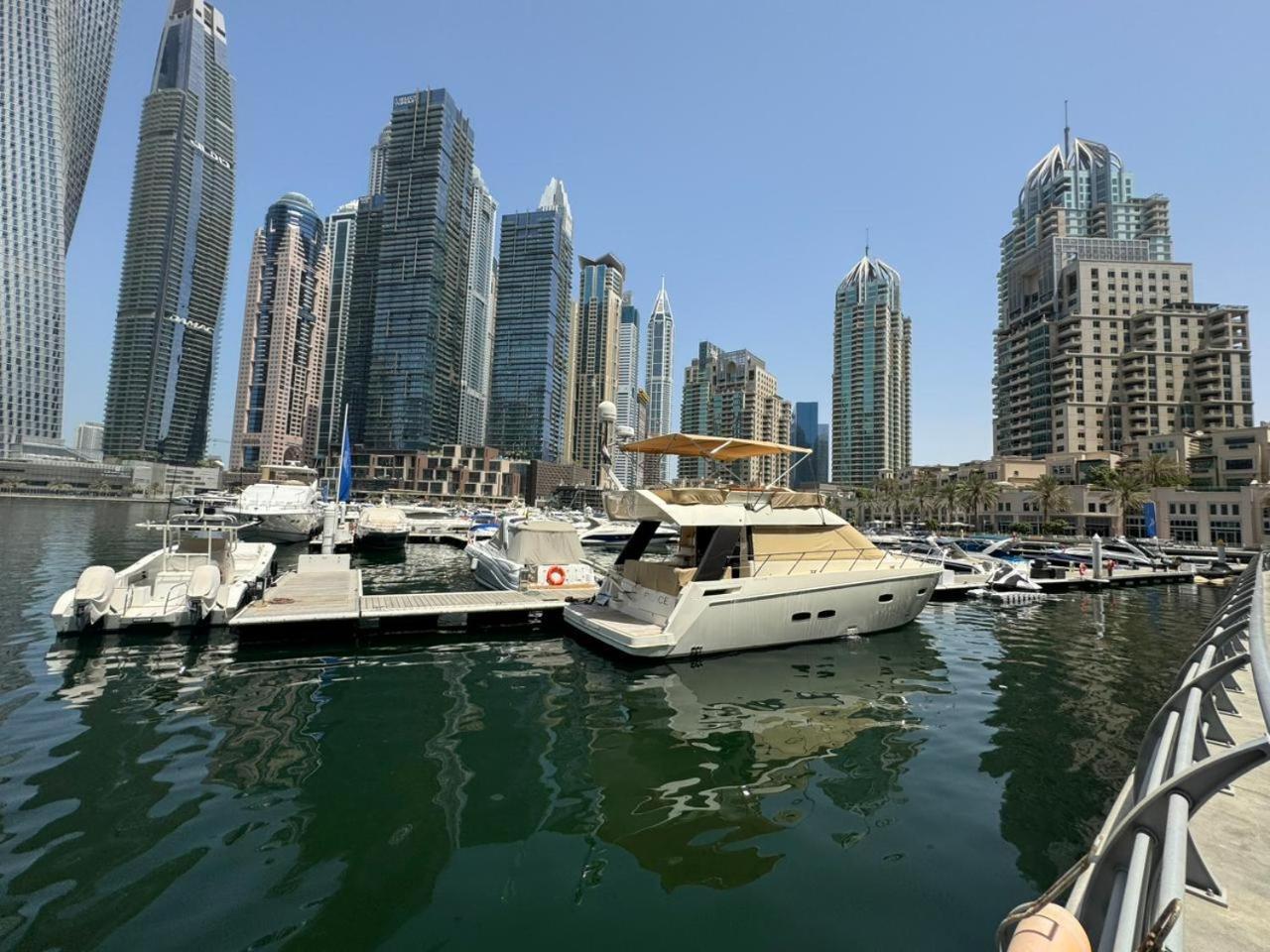 Apartment Spacious In Marina Close To Metro And