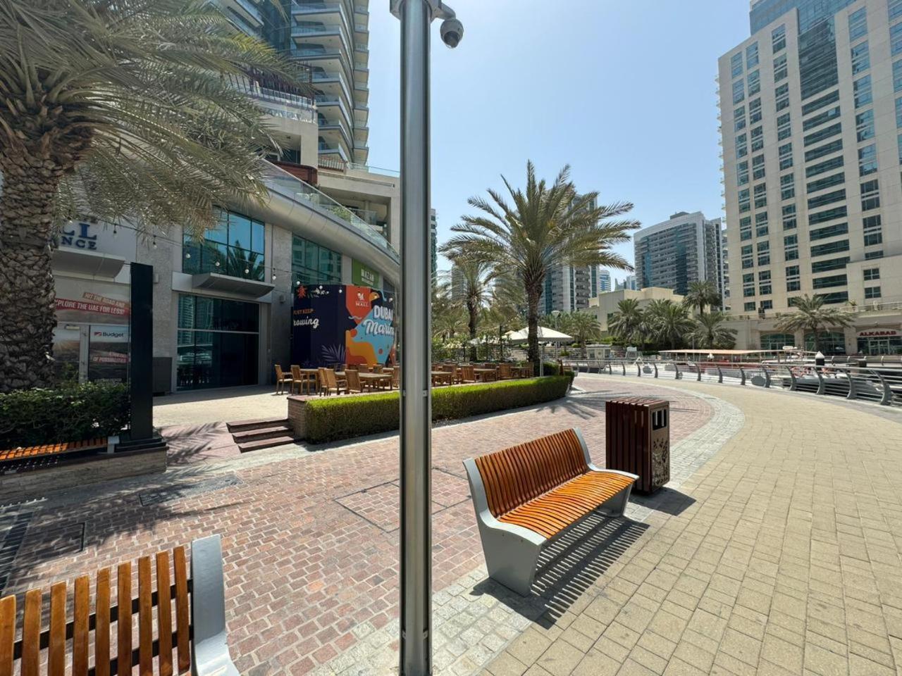 Spacious In Marina Close To Metro And Apartment