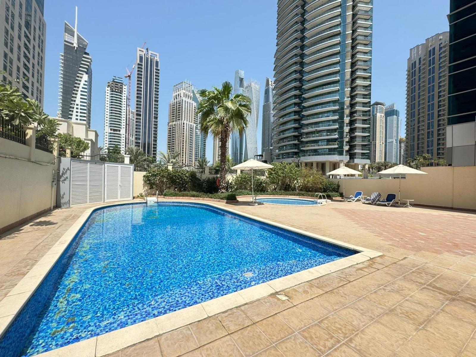 Apartment Spacious In Marina Close To Metro And
